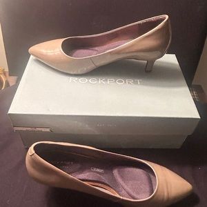 Rockport  1” heels shinny tan heels